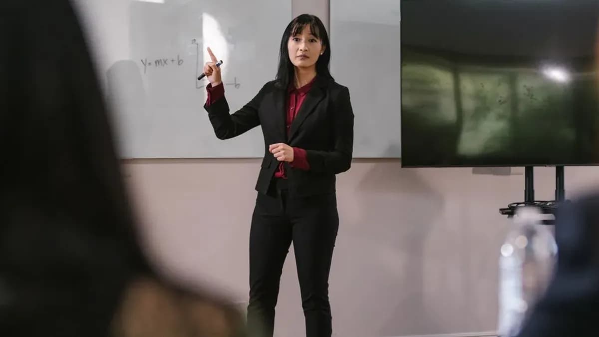 Pronume interogativ — definiție, forme și exemple